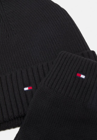 Tommy Hilfiger ESSENTIAL BEANIE & GLOVES SET Gloves black ESSENTIAL BEANIE &amp; GLOVE SET Перчатки черный