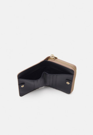 Tommy Hilfiger CHIC MED DOUBLE FUNCTION Wallet oat milk CHIC MED DOUBLE FUNCTION Бумажник овсяное молоко