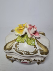 Bassano im Stil Шкатулка с фактурным цветочным узором &quot;Розы&quot;, ручная роспись, 15 x 10 x 13,5 см, Италия, 1960-70гг.