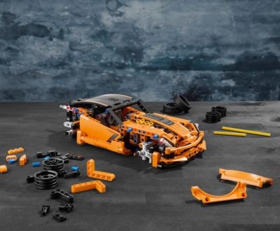 LEGO LEGO Technic 42093 Chevrolet Corvette ZR1 LEGO Technic 42093 Шевроле Корвет ZR1
