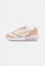 Nike Sportswear W AIR MAX DAWN EWT STYLE Sneaker low light soft pink/shimmer/white/sail W AIR MAX DAWN EWT STYLE Низкие кроссовки женские светло-розовый/мерцающий/белый/парусный