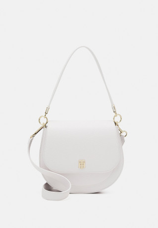 Tommy Hilfiger ELEMENT SADDLE BAG CORP Across body bag white corporate ELEMENT SADDLE BAG CORP — Сумка через плечо белый корпоративный