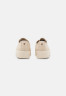 Tommy Hilfiger MONOCHROMATIC Trainers classic beige МОНОХРОМАТИЧЕСКИЙ Кроссовки классический бежевый