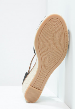 Tommy Hilfiger ICONIC ELBA Platform sandals black ICONIC ELBA Сандалии на платформе черный