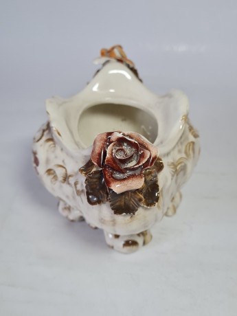 Ваза декоративная винтажная с оранжево-красным цветочным декором, ручная роспись, 17,5 x 11,5 x 10,5 см, Германия, 1960-70гг.