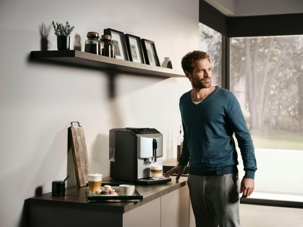 SIEMENS SIEMENS Kaffeevollautomat TF303E07, Inox silver metallic  Полностью автоматическая кофемашина SIEMENS TF303E07, серебристый металлик Inox