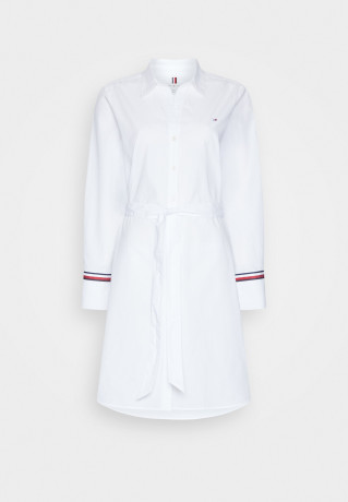 Tommy Hilfiger MONICA KNEE SHIRT DRESS Shirt dress optic white MONICA KNEE SHIRT DRESS Платье-рубашка оптический белый