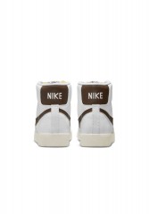 Nike Sportswear BLAZER MID #x27;77 NEXT NATURE 2 Sneaker high white sail black cacao wow BLAZER MID #x27;77 NEXT NATURE 2 — Высокие кроссовки женские белый парус черный какао вау
