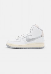 Nike Sportswear W AF1 SCULPT Sneaker high summit white/silver/coconut milk/wolf grey W AF1 SCULPT Высокие кроссовки женские вершина белый/серебристый/кокосовое молоко/волчий серый