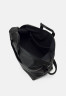 Tommy Hilfiger CENTRAL DUFFLE Weekend bag black CENTRAL DUFFLE Сумка выходного дня черный
