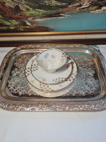 Чайное трио винтажное Winterling Roslau Bavaria, белый фарфор с цветочным рисунком и геометрическим позолоченным узором, 12 x 5,5 см / 15 см / 19,5 см, Германия, 1960-70гг.