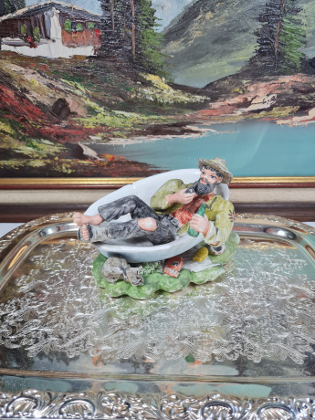 Фигурка винтажная Im Stil Capodimonte "Мужчина, отдыхающий в ванне", фарфор, 19 см, Германия, 1960-70гг.