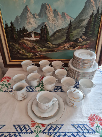 Winterling Markteluthen Bavaria Изысканный фарфоровый сервиз на 12 персон с позолотой и рельефным рисунком, Германия, 1960-70гг.