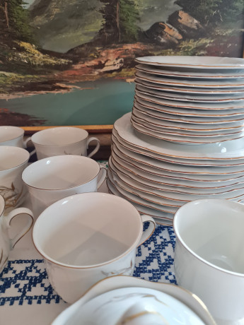 Winterling Markteluthen Bavaria Изысканный фарфоровый сервиз на 12 персон с позолотой и рельефным рисунком, Германия, 1960-70гг.