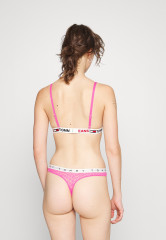 Tommy Hilfiger UNLINED Triangle bra pink amour UNLINED Бюстгальтер с треугольными чашечками розовая любовь