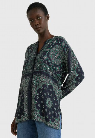 Tommy Hilfiger BANDANA VIS RELAXED BLOUSE Blouse placed bandana desert sky BANDANA VIS RELAXED BLOUSE Блузка размещенная бандана небо пустыни