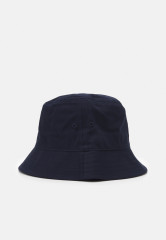 Tommy Hilfiger FLAG BUCKET HAT Hat desert sky FLAG BUCKET HAT Шяпа небо пустыни