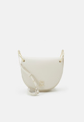 Tommy Hilfiger CHIC SADDLE Across body bag sugarcane CHIC SADDLE Сумка через плечо сахарный тростнк