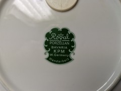 Royal Porzellan Bavaria KPM Germany, Королевский Фарфор Бавария КПМ Коллекционная фарфоровая тарелка &quot;Сбор урожая&quot; с осенним пейзажем, художник Барбара Фюрстенхофер, 19см, Западная Германия 1980г.