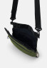Tommy Hilfiger URBAN ESSENTIAL CROSSOVER Across body bag mentor green URBAN ESSENTIAL CROSSOVER Сумка через плечо наставник зеленый