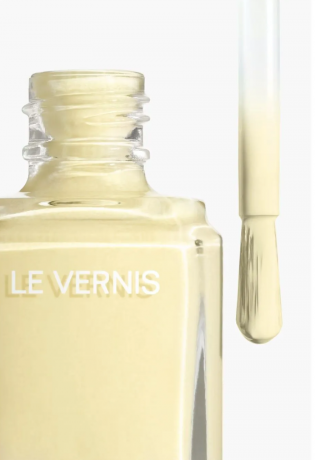 Chanel Le Vernis nail polish 129 Ovni 13ml, Лак для ногтей 129 Ovni (Франция), стойкое глянцевое покрытие, керамиды камелии, 13мл