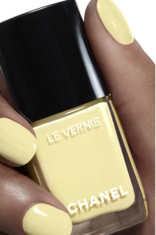 Chanel Le Vernis nail polish 129 Ovni 13ml, Лак для ногтей 129 Ovni (Франция), стойкое глянцевое покрытие, керамиды камелии, 13мл
