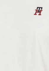 Tommy Hilfiger REG IMD EMB C NK SS Basic T-shirt weathered white REG IMD EMB C NK SS Базовая футболка выветрившийся белый