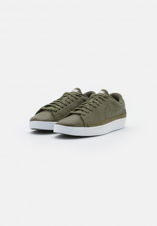 Nike Sportswear BLAZER UNISEX Sneaker low medium olive/sail/white BLAZER UNISEX Низкие кроссовки женские средний оливковый/парус/белый