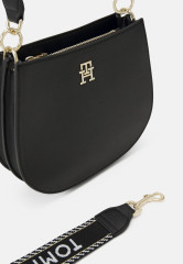 Tommy Hilfiger LIFE MED CROSSOVER Across body bag black LIFE MED CROSSOVER Сумка через плечо черный