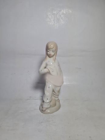 Статуэтка винтажная Sanbo Valencia "Девочка в пижаме", фарфор, 20 см, Испания, 1970-80гг.