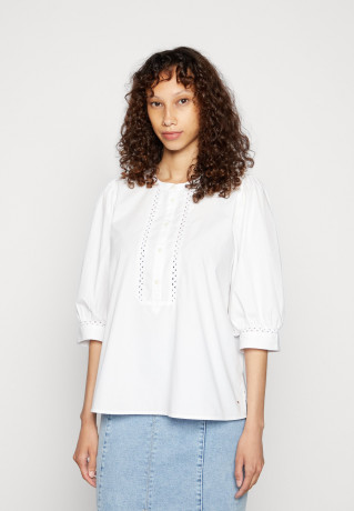 Tommy Hilfiger CRAFTED HENLEY Print T-shirt optic white CRAFTHED HENLEY Футболка с принтом оптический белый