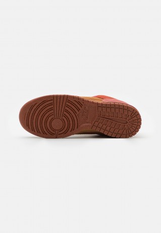 Nike Sportswear DUNK DISRUPT 2 Sneaker low desert bronze/pink prime/rugged orange/canyon rust/electro purple/washed teal DUNK DISRUPT 2 Низкие кроссовки женские бронза пустыни/розовый прайм/грубый оранжевый/каньон ржавчины/электро-фиолетовый/бледный бирюз