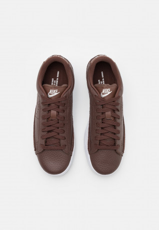 Nike Sportswear BLAZER UNISEX Sneaker low light chocolate/white/sail BLAZER UNISEX Низкие кроссовки женские светлый шоколад/белый/парус
