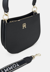 Tommy Hilfiger LIFE MED CROSSOVER Across body bag space blue LIFE MED CROSSOVER Сумка через плечо космический синий