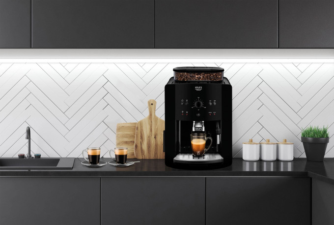 Krups Krups Kaffeevollautomat EA8110 Arabica Quattro Force, 1450 Watt, Wassertankkapazitat: 1,8 Liter, Pumpendruck: 15 bar  Полностью автоматическая кофемашина Krups EA8110 Arabica Quattro Force, 1450 Вт, емкость резервуара для воды: 1,8 литра, давление п