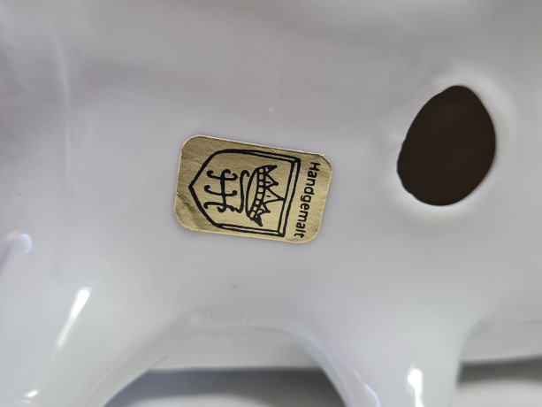 Статуэтка винтажная "Влюбленная пара на скамейке", ручная работа, фарфор, 14.5 см, Тайвань, 1960-70гг.