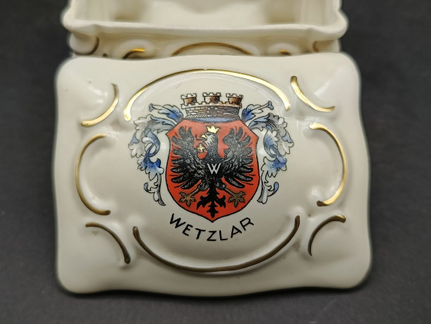 Шкатулка винтажная Wolf с гербом, ручная работа, фарфор, 8.5 х 7 см, Германия, 1960-70гг.