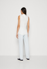 Tommy Hilfiger SLIM COLLAR DETAIL NS Polo shirt ecru SLIM COLLAR DETAIL NS Рубашка поло экрю