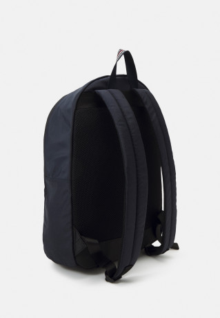 Tommy Hilfiger DOME BACKPACK UNISEX Rucksack space blue РЮКЗАК DOME UNISEX рюкзак космический синий