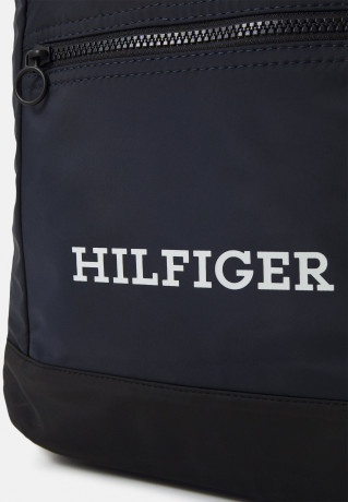 Tommy Hilfiger DOME BACKPACK UNISEX Rucksack space blue РЮКЗАК DOME UNISEX рюкзак космический синий