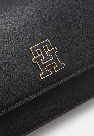 Tommy Hilfiger CHIC CROSSOVER Across body bag black CHIC CROSSOVER Сумка через плечо черный