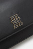Tommy Hilfiger CHIC CROSSOVER Across body bag black CHIC CROSSOVER Сумка через плечо черный
