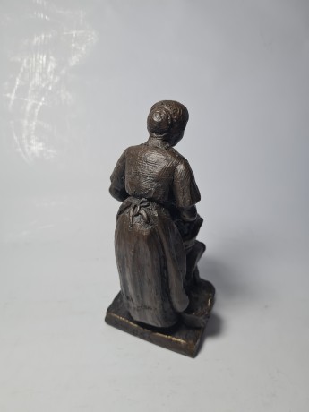 Kunstwerk aus Porzellan Фарфоровая статуэтка "Женщина, стирающая белье", 8.5см x 19см, Германия, 1960-70гг.