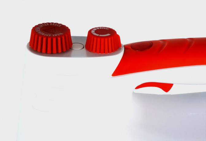 Rotel Dampfbugeleisen Professional Extra Edelstahlsohle 800 W in Rot Паровой утюг Rotel Professional Extra с подошвой из нержавеющей стали мощностью 800 Вт красного цвета