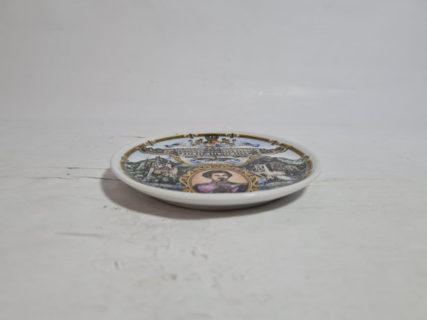 Тарелка сувенирная винтажная The Kuhn Bavaria с изображением видов Линдерхофа и портретом Людвига II, 10 см, Германия, 1970-80гг.