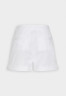 Tommy Hilfiger PLEATED Shorts optic white ПЛИССИРОВАНИЕ шорты оптический белый