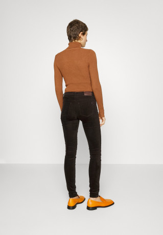 Tommy Hilfiger COMO SKINNY Trousers chocolate COMO SKINNY Брюки шоколад