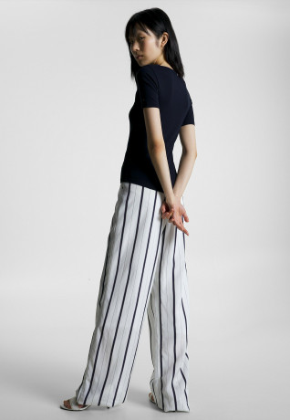 Tommy Hilfiger SLIM Basic T-shirt desert sky SLIM Базовая футболка небо пустыни