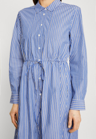 Tommy Hilfiger STRIPE MIDI SHIRT DRESS Shirt dress nola/desert sky ПЛАТЬЕ-РУБАШКА МИДИ В ПОЛОСКУ Платье-рубашка нола / небо пустыни