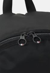 Tommy Hilfiger SKYLINE BACKPACK UNISEX Rucksack black РЮКЗАК SKYLINE UNISEX Рюкзак черный